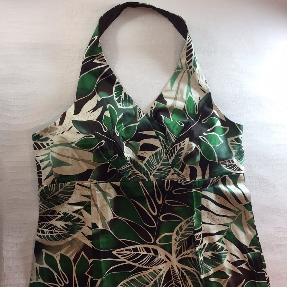Jones New York Backless Green Dress.1876 - Picture 2 of 4